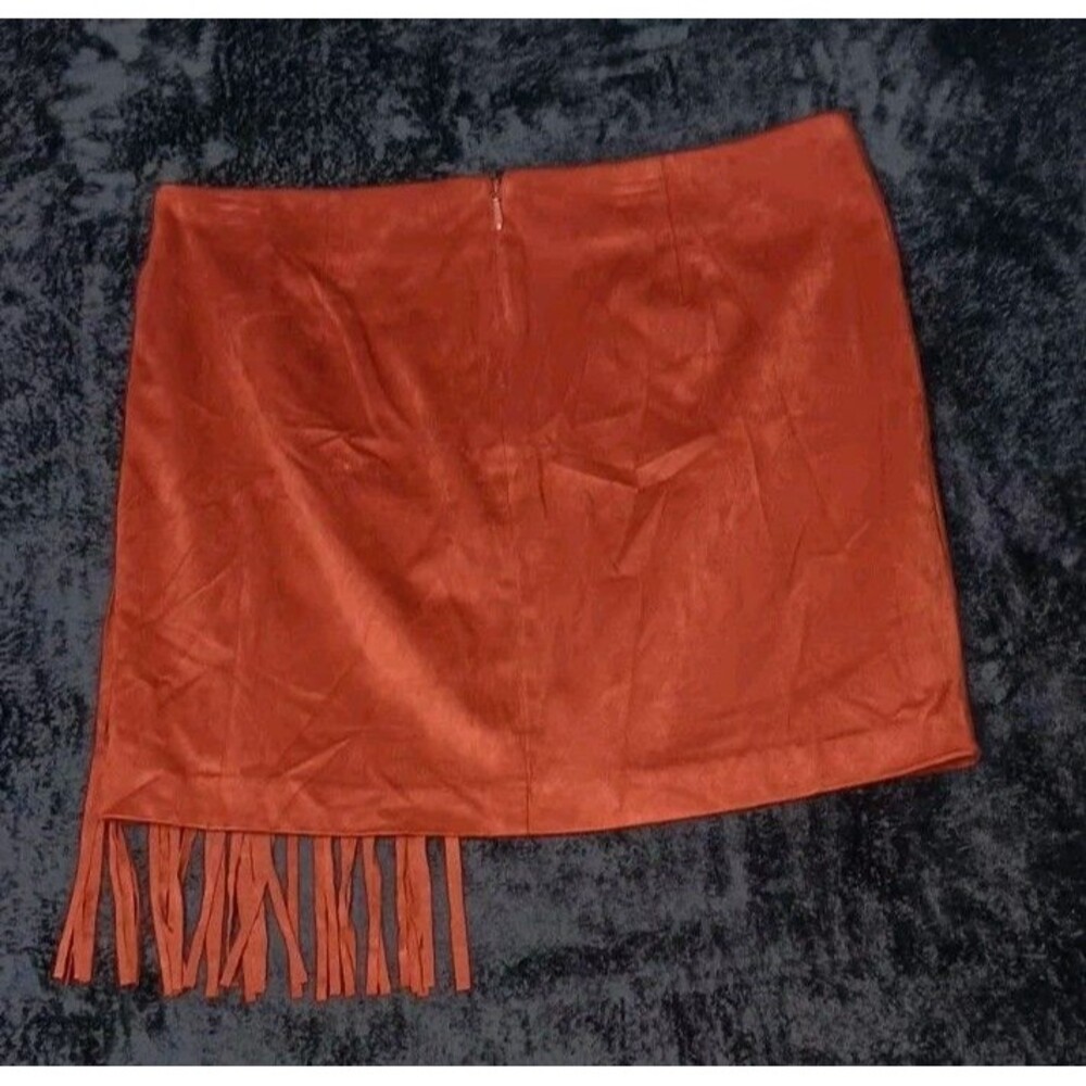 Forever 21 Plus Size 1X Rust Faux Suede Fringe Mini Skirt Western Boho Cowgirl - Picture 8 of 9